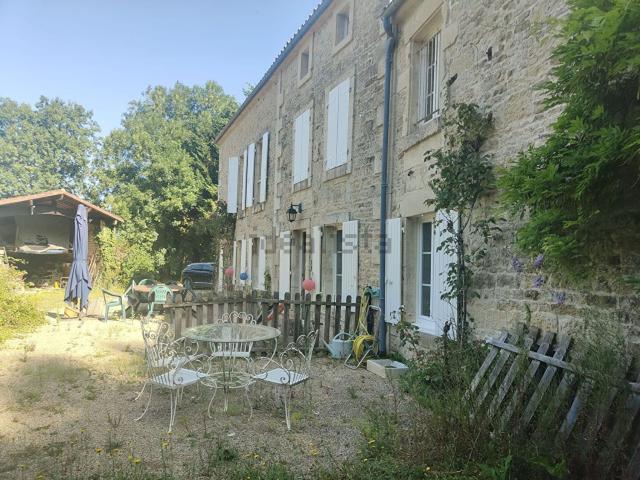 Maison vente à Coulonges-sur-l'Autize, Deux-Sèvres