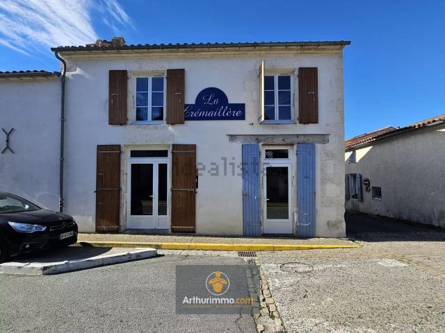 Maison vente à Les Combes, Courçon
