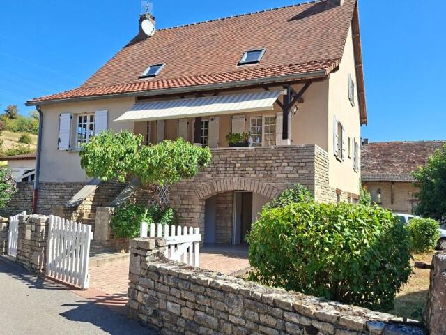 Maison location à La Vendée, Curtil-sous-Burnand