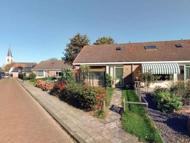Woning te huur in Oosthem, Friesland