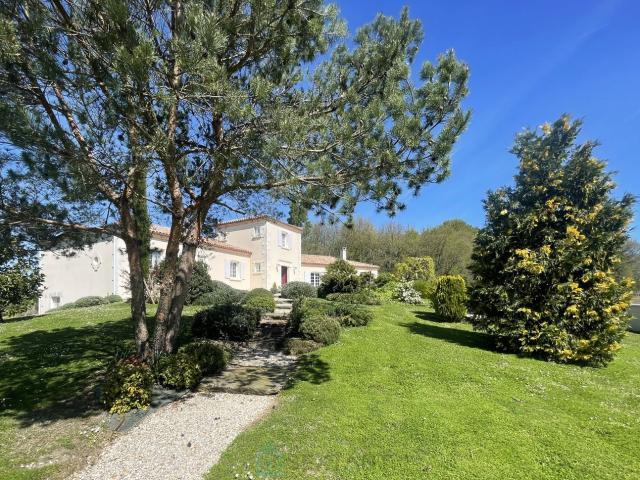 Villa vente à Cognac, Barbezieux-saint-hilaire
