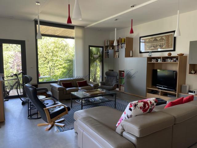 Maison vente à Périgueux, Atur