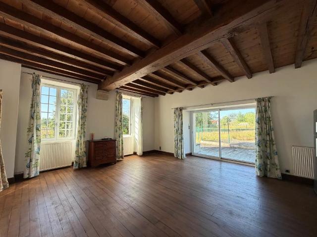 Maison vente à Bressuire, Montravers