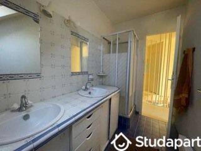 Studio location à Doutre-Saint-Jacques-Nazareth, Angers