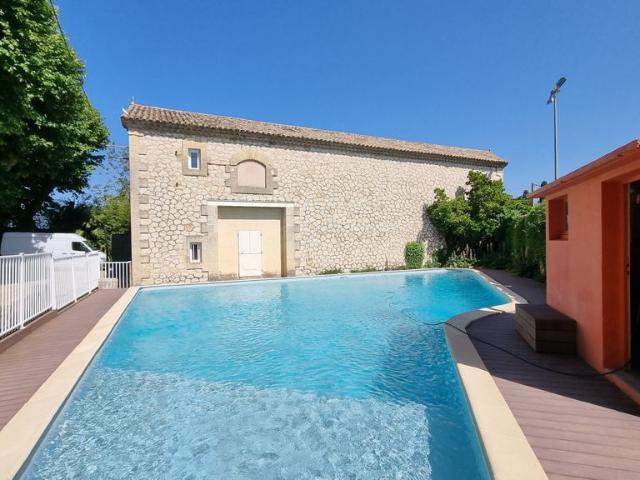 Maison vente à Nîmes, Comps