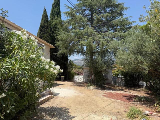 Maison vente à Arrondissement de Toulon, Toulon