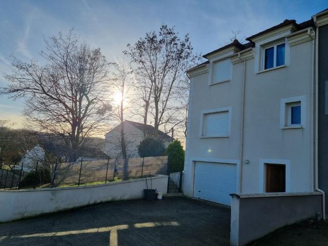 Maison location à Palaiseau, La Ville-du-bois