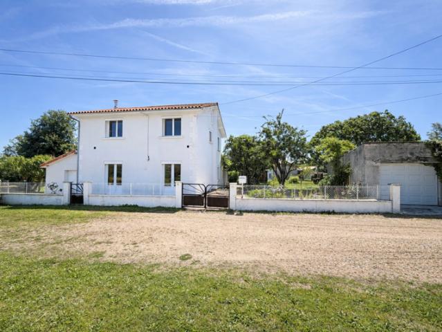 Maison vente à Confolens, Exideuil