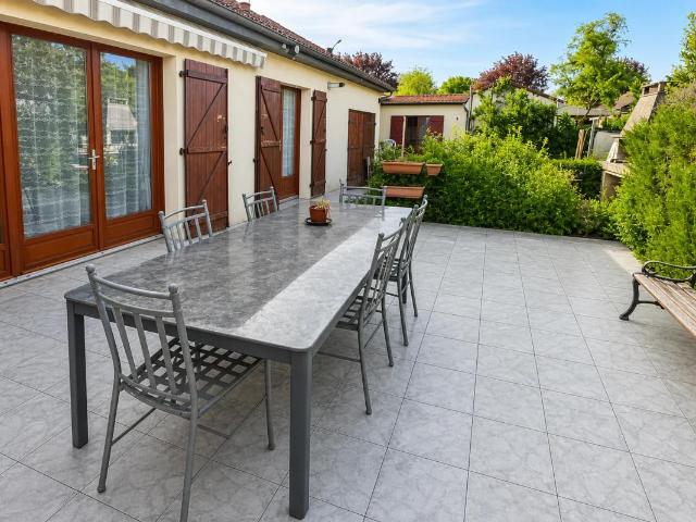 Villa vente à Saint-Julien-les-Villas, Aube