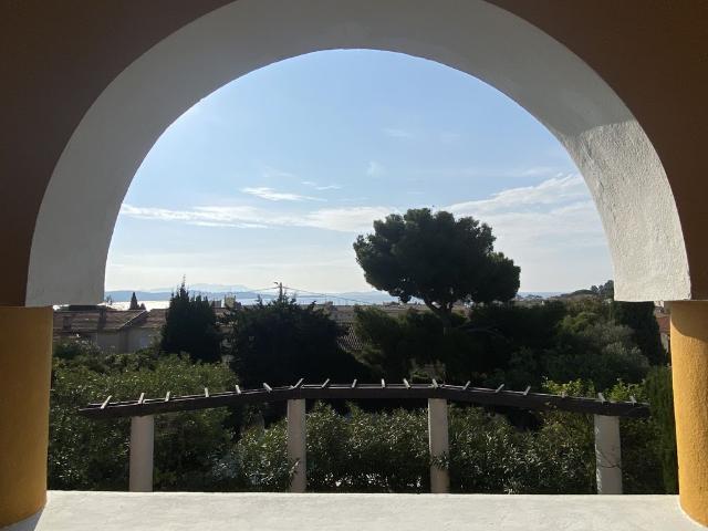 Maison vente à Arrondissement de Toulon, Bandol
