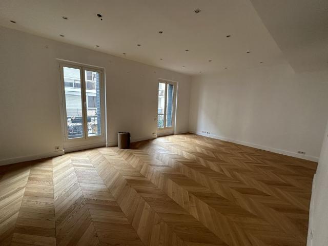 Maison vente à Paris, Île-de-France