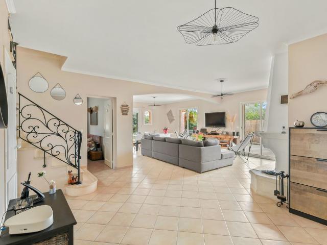 Maison vente à Arrondissement de Toulon, La Londe-les-maures