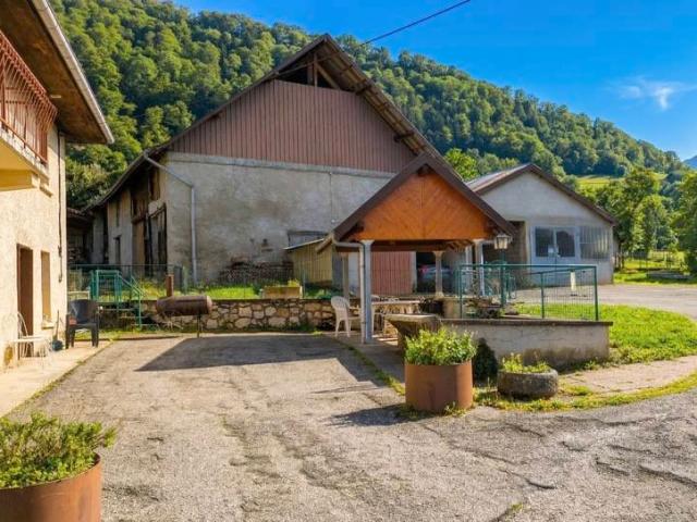 Maison vente à Chambéry, Saint-béron