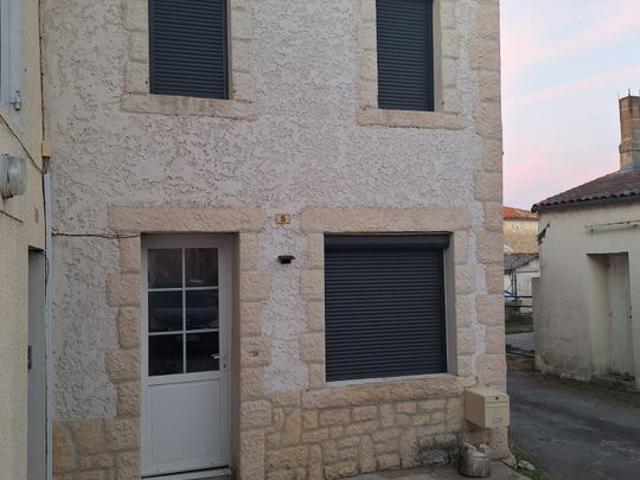 Maison location à Le Bourg, Saint-Bonnet-sur-Gironde