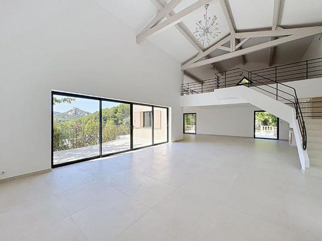 Maison vente à Arrondissement de Toulon, Évenos
