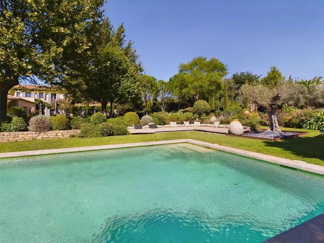 Maison location à Arles, Paradou