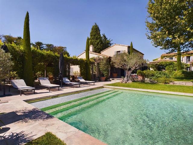 Maison location à Arles, Paradou