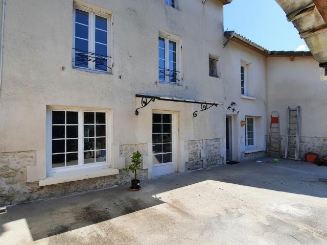 Maison vente à Jonzac, Nieul-le-virouil