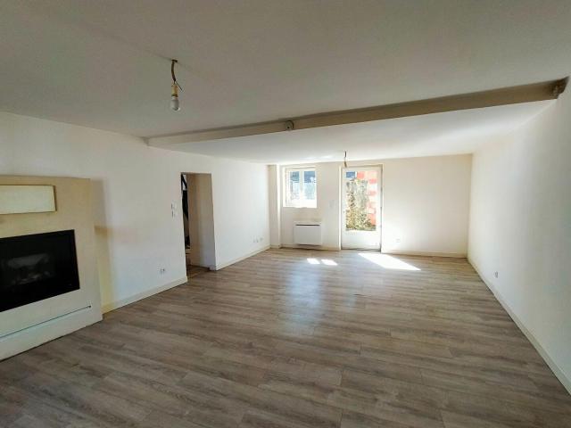 Maison vente à Mayenne, Courcité