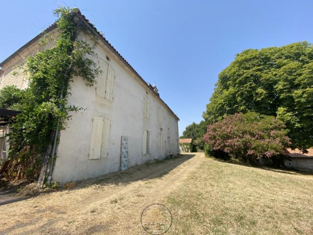 Maison vente à Angoulême, Chalais