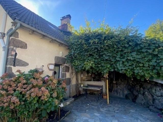 Maison vente à Mauriac, Saint-chamant
