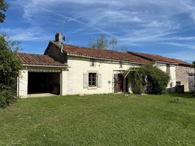 Maison vente à Confolens, Chassiecq