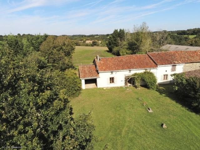 Maison vente à Confolens, Champagne-mouton
