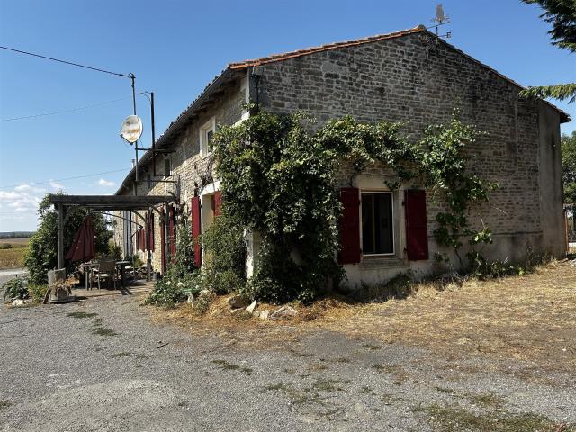 Maison vente à Ruffec, Charente