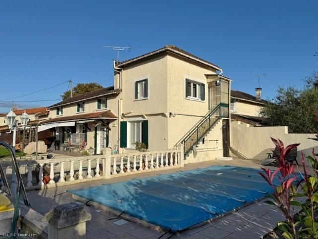 Maison vente à Confolens, Fontclaireau