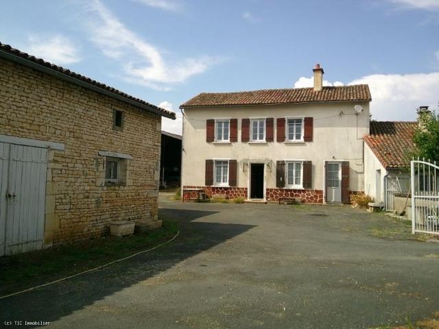 Maison vente à Montmorillon, Blanzay