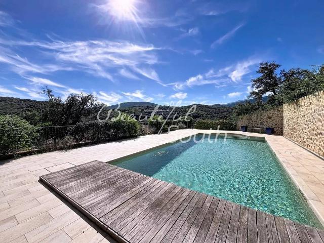 Maison vente à Céret, Caixas