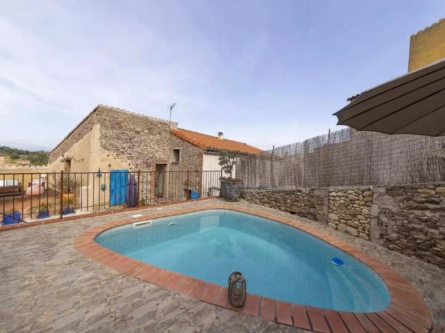 Local Commercial vente à Céret, Montesquieu-des-albères
