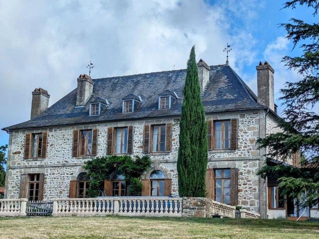 Maison vente à Confolens, Lesterps