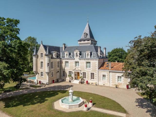 Château vente à Angoulême, Aignes-et-puypéroux
