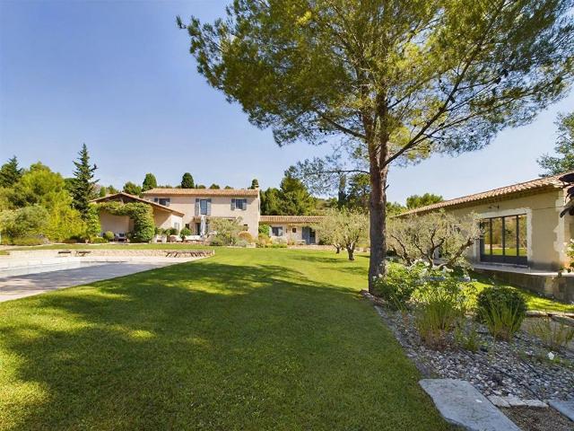 Maison location à Arles, Paradou