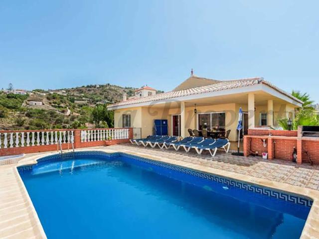 Casa en alquiler en Torrox Park, Torrox