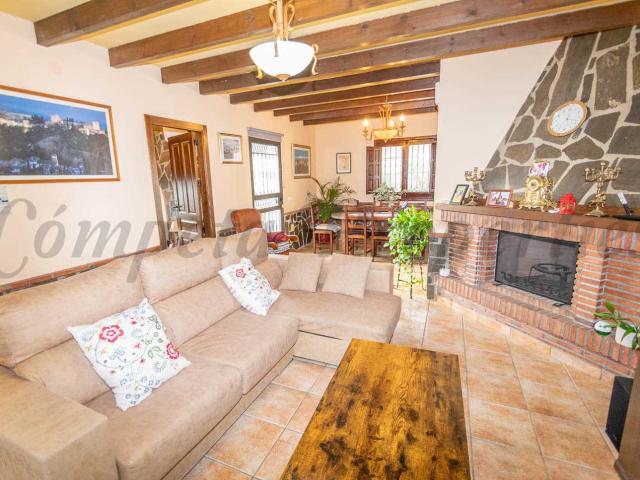 Casa en alquiler en Torrox Park, Torrox