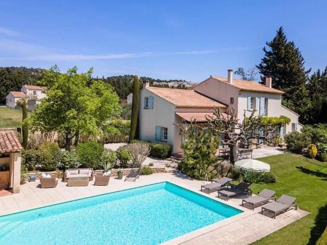 Maison location à Arles, Paradou