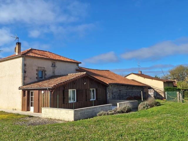 Maison vente à Angoulême, Montbron
