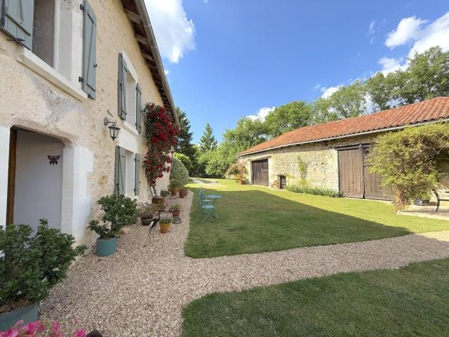 Maison vente à Nontron, Léguillac-de-cercles