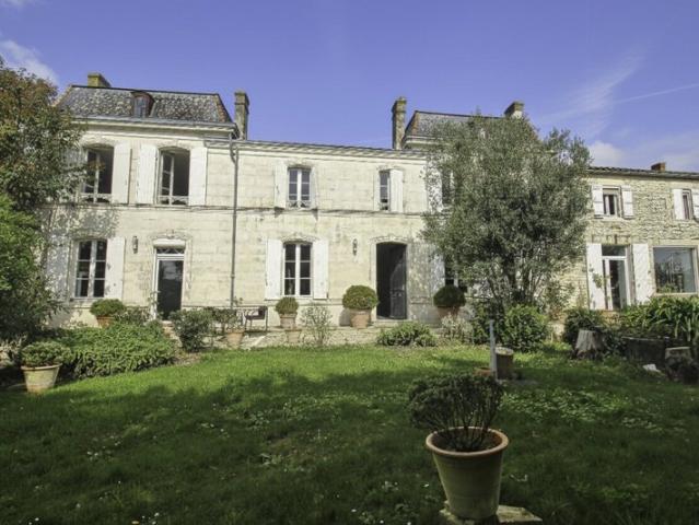 Maison vente à Saint-Jean-d'Angély, La Benâte