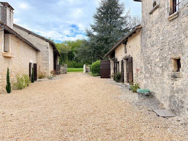 Maison vente à Angoulême, Grassac