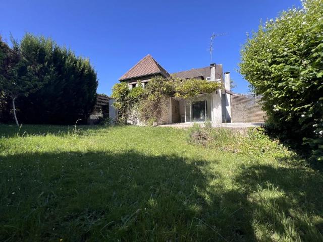 Maison vente à Versailles, Plaisir