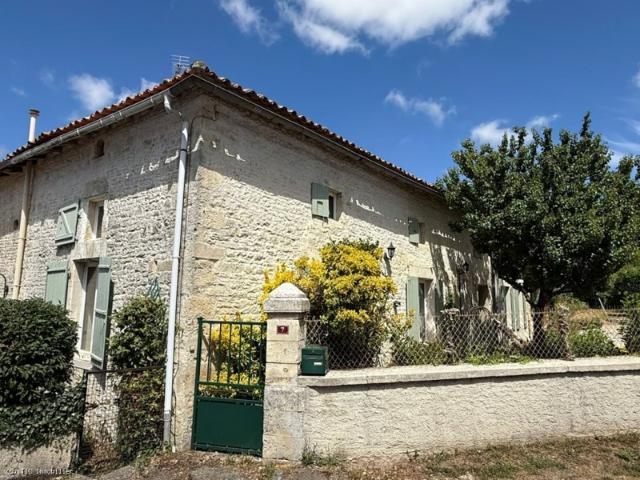 Maison vente à Confolens, Aunac