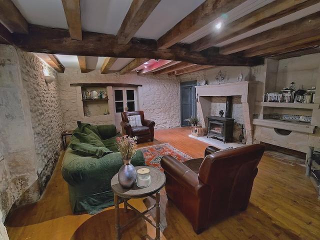 Maison vente à Périgueux, Champagne-et-fontaine