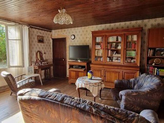 Maison vente à Saint-Gourson, Charente
