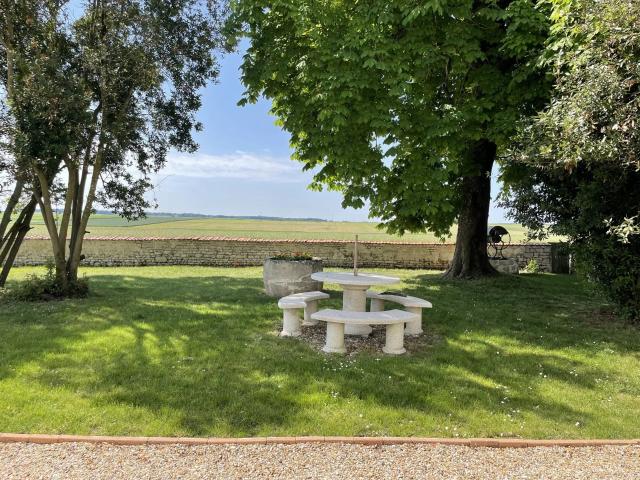 Maison vente à Saint-Jean-d'Angély, La Croix-comtesse