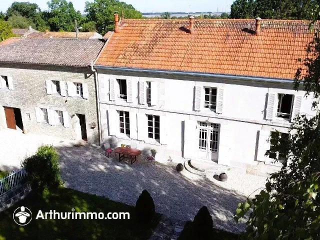 Maison vente à Saint-Jean-d'Angély, La Jarrie-audouin