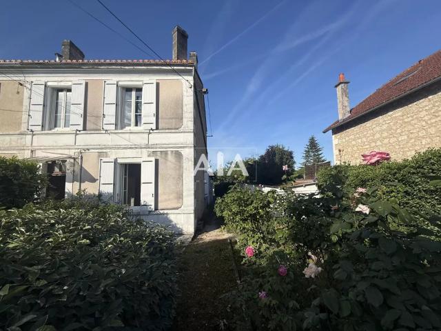 Maison vente à Angoulême, Aignes-et-puypéroux