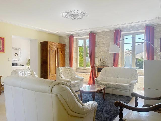 Maison vente à La Rochelle, Yves